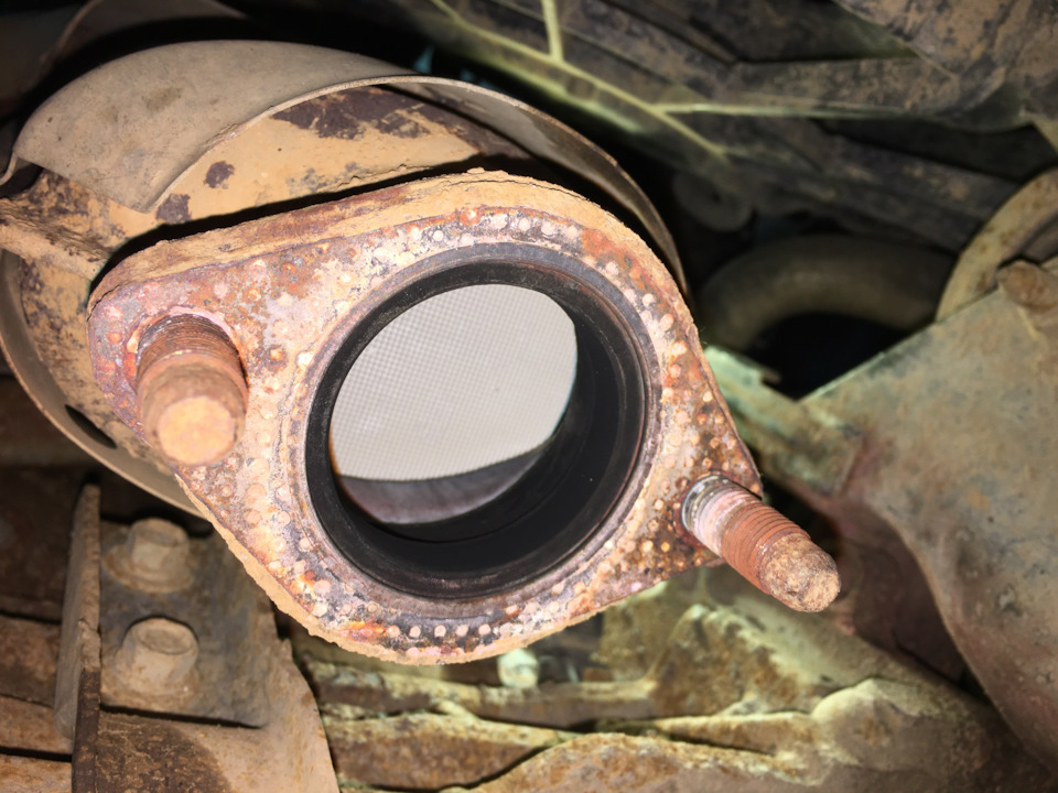 Замена гофры на глушителе — Hyundai Tucson (JM), 2 л, 2008 года ...