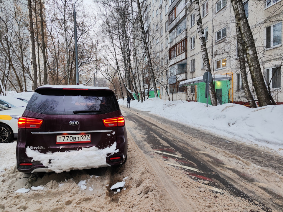 Помогите найти владельца! Северное Медведково. — KIA Carnival (3G), 2,2 ...