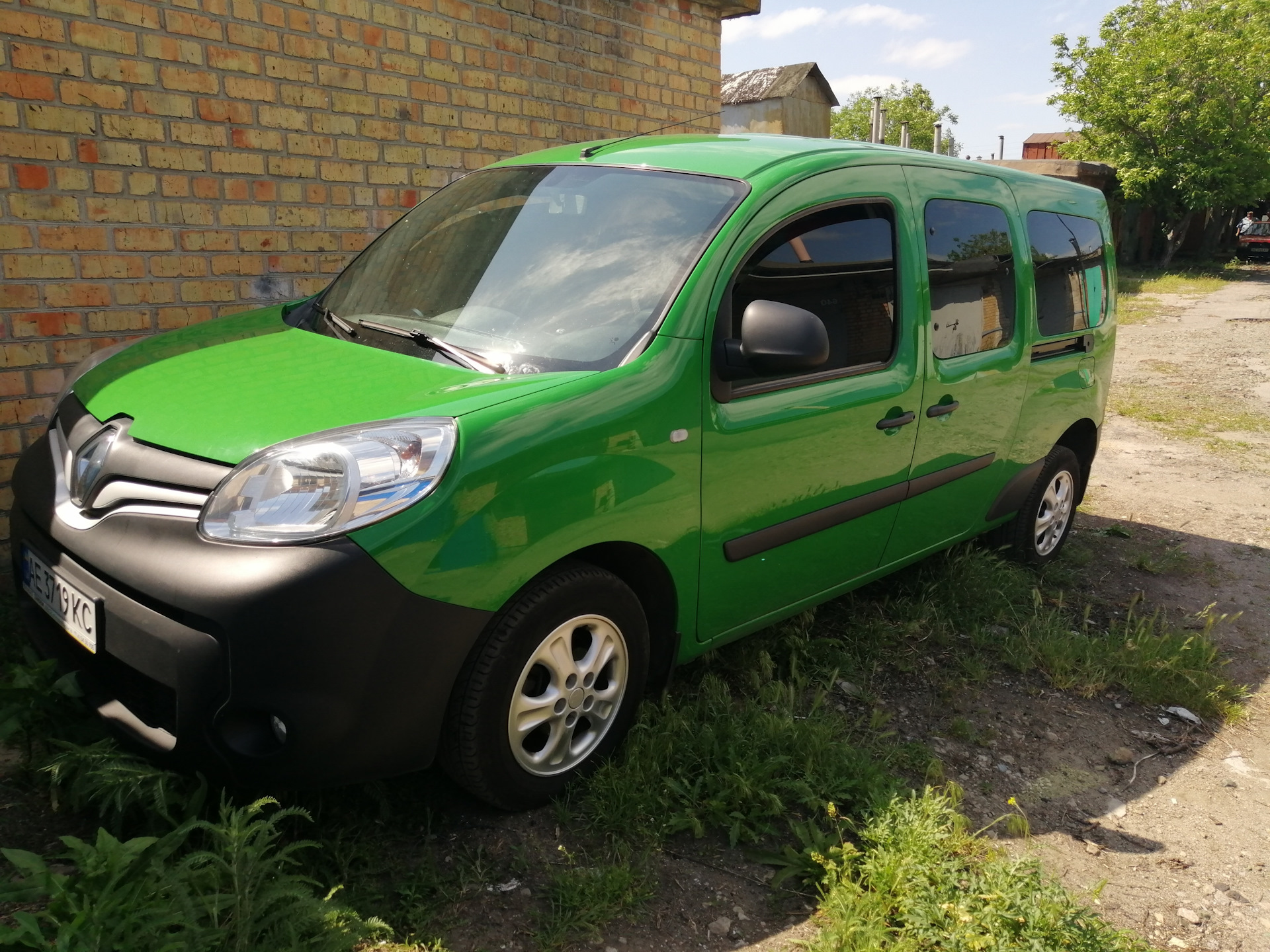 Масло ЛУКОЙЛ ЛЮКС 5W-40 в Приору — Lada Приора универсал, 1,6 л, 2012 ...