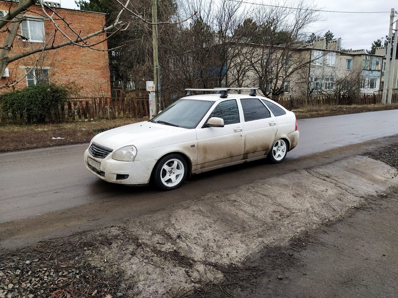 Черная Приора На Белых Сликах