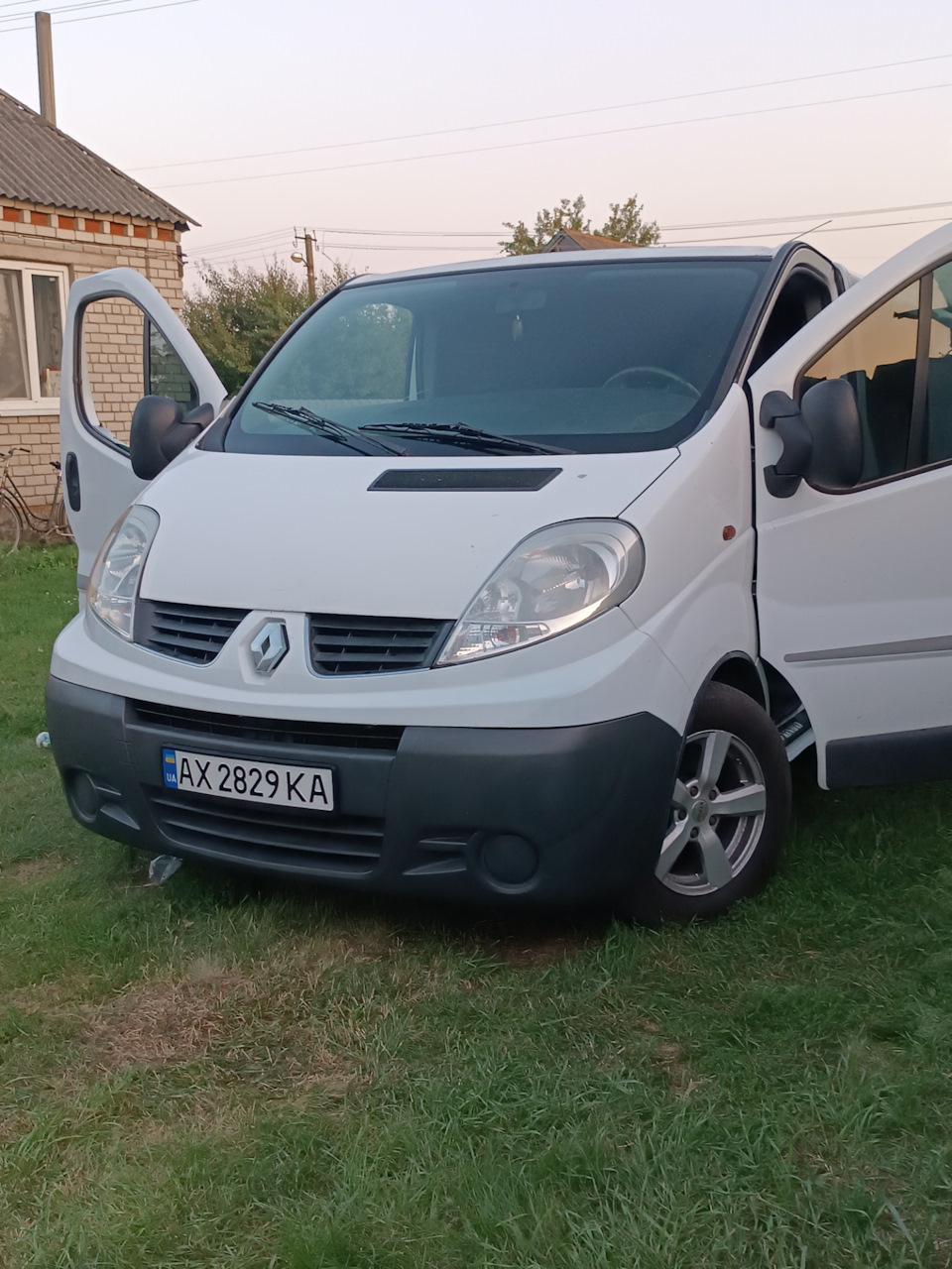 Фэйс лифтинг ч.2 — Renault Trafic (2G), 2,5 л, 2006 года | стайлинг | DRIVE2