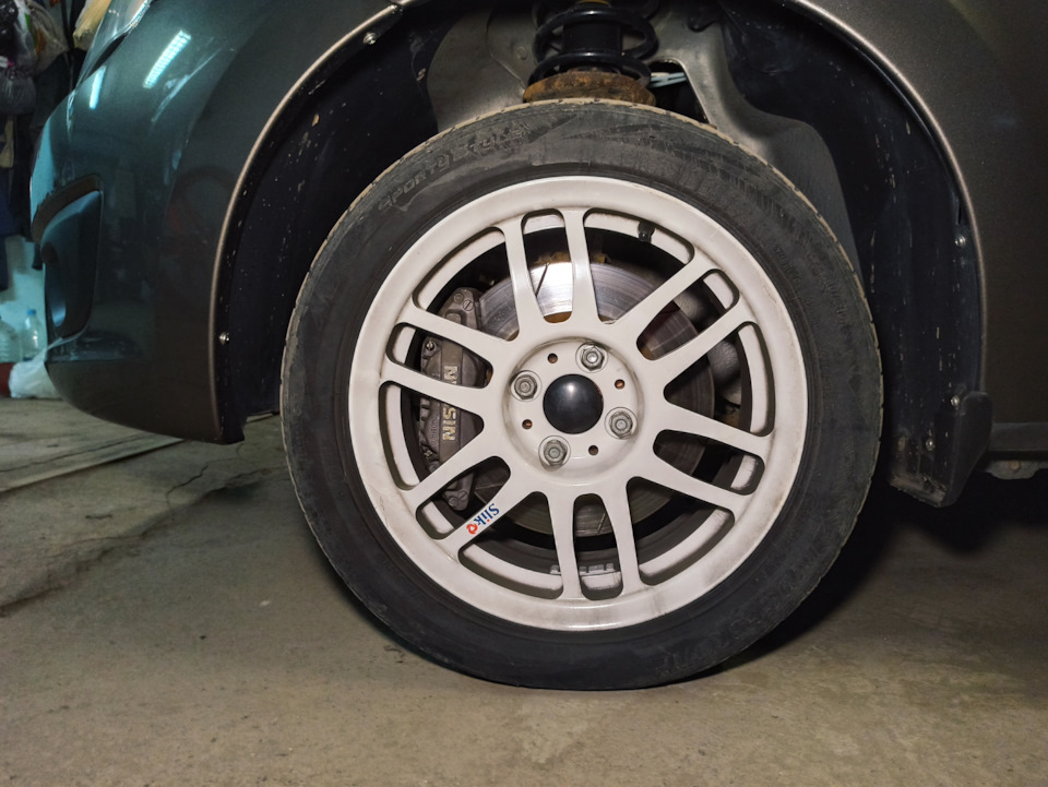 Установка передних тормозов 4pot от NISSAN Skyline R32 turbo на Гранту ...