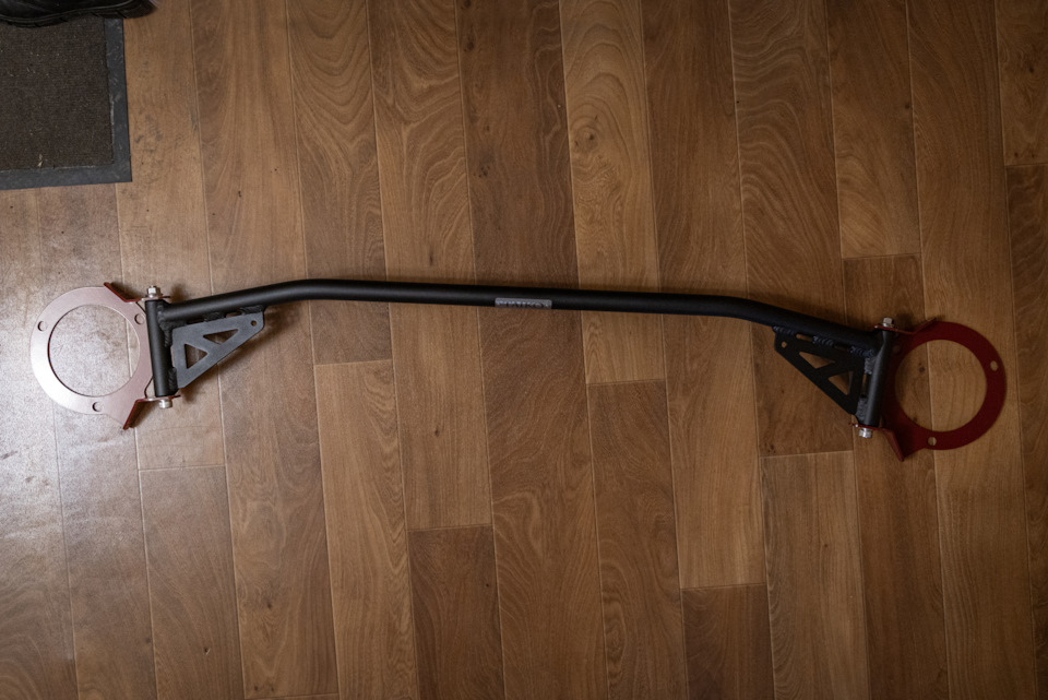 Установка распорки стаканов перед верх — Subaru Forester (SG), 2,5 л ...