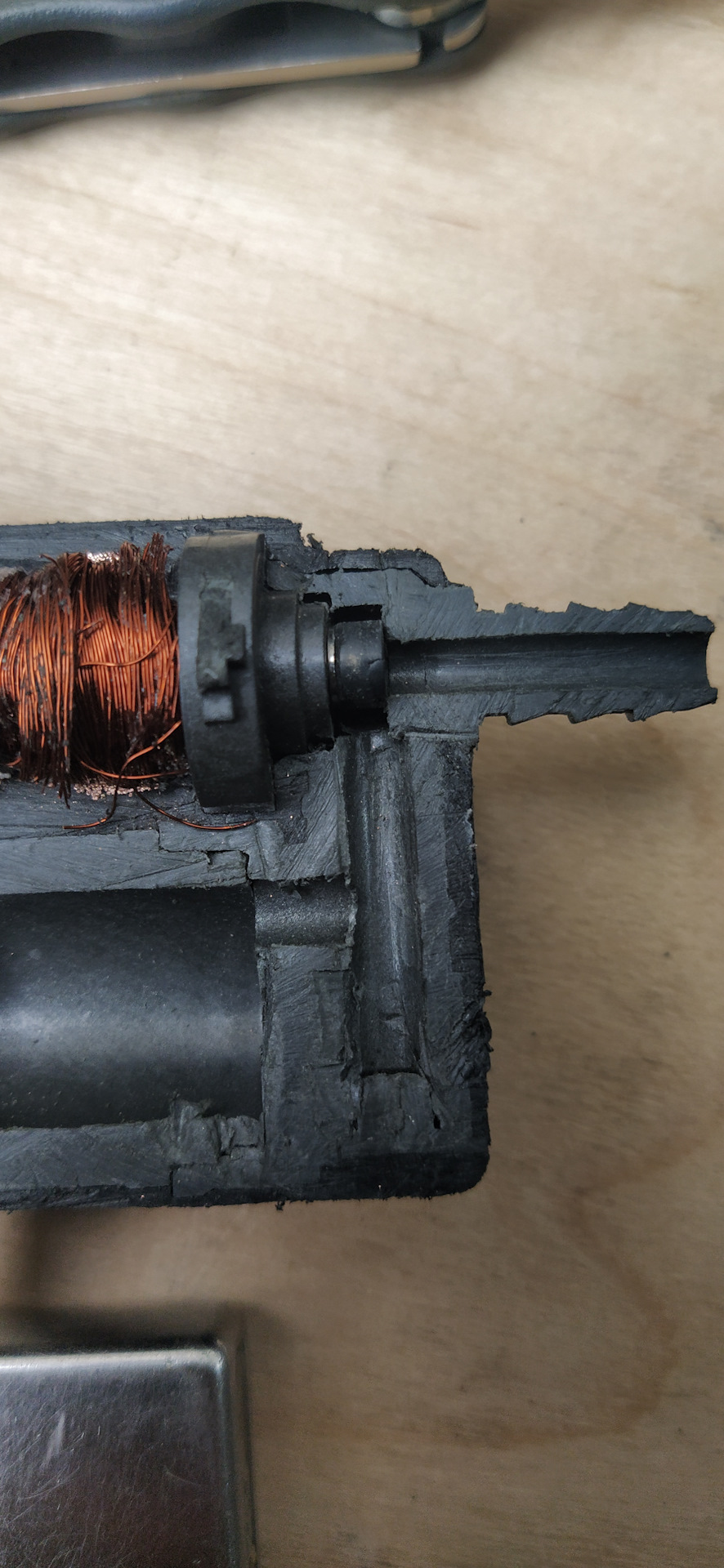 Клапан продувки адсорбера — Lada Калина универсал, 1,4 л, 2010 года ...