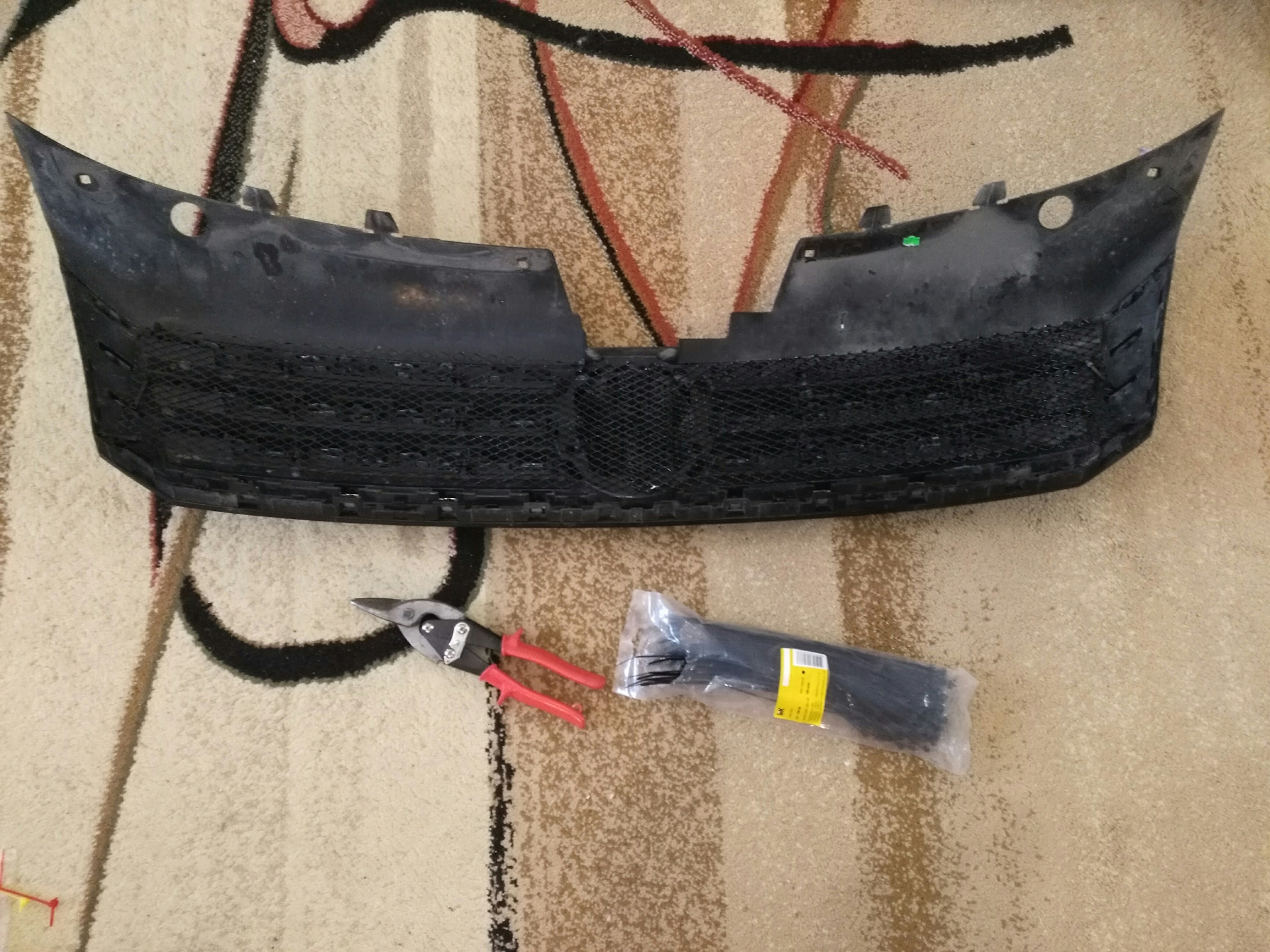 Замена решетки бампера TYG VW07105GAV + защитная сетка — Volkswagen ...