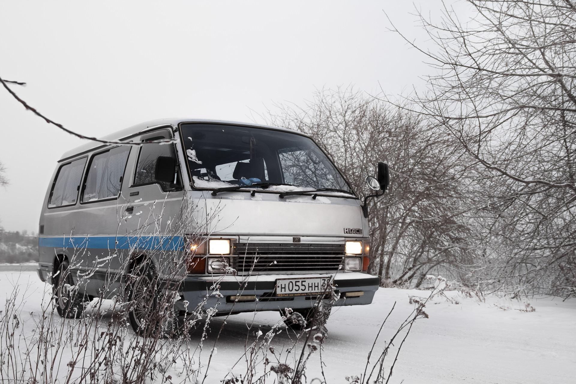 Toyota hiace 1989 h100. Тойота хайс левый руль h100. Toyota hiace h100 1999. Тойота хайс левый руль h100 зеленый. Расширители арок hiace h100.