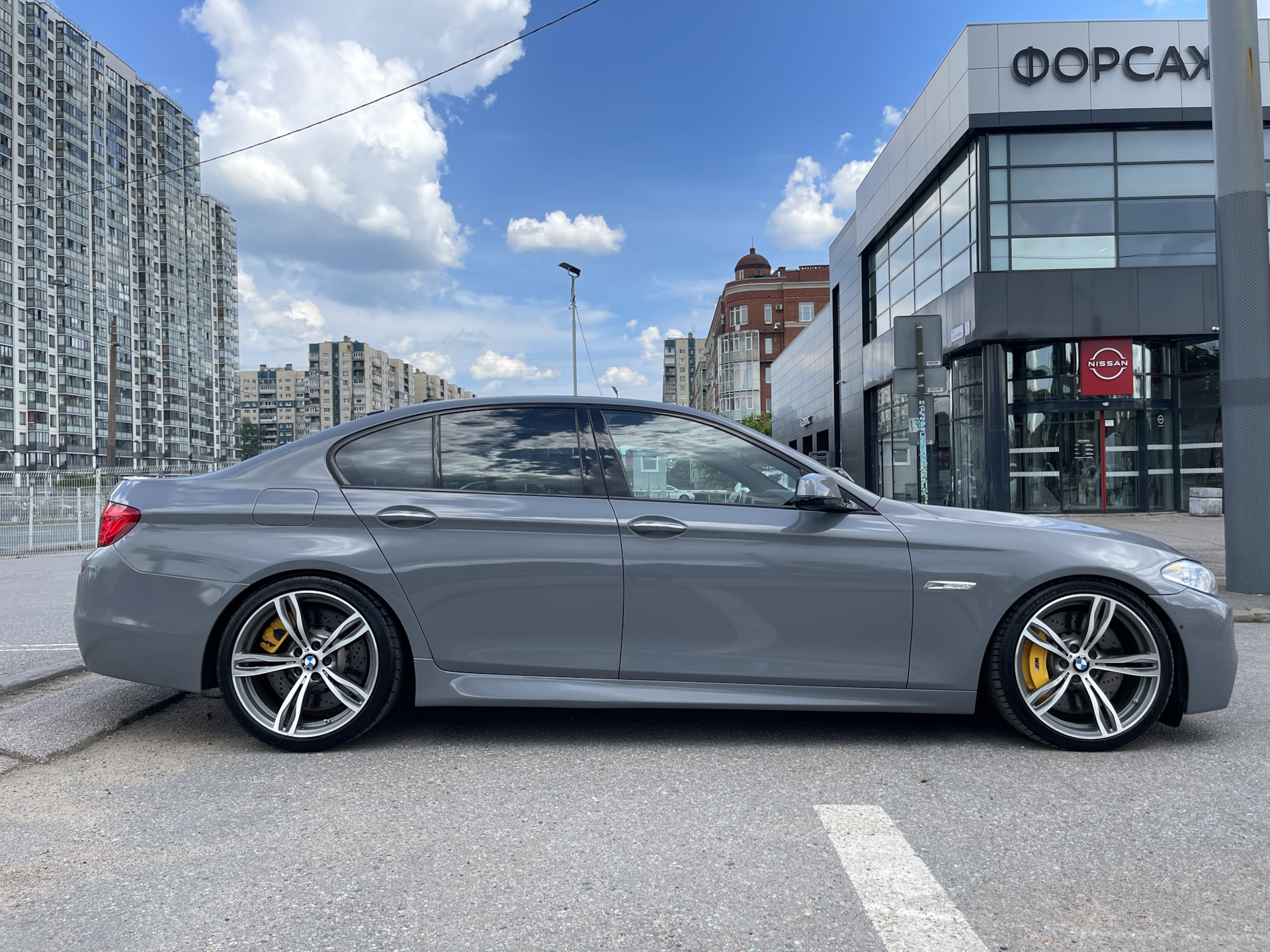 Nardo grey — BMW 5 series (F10), 4,4 л, 2012 года стайлинг DRIVE2