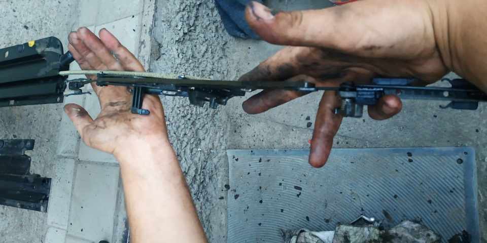 kiAAAgByoeA 960 Как обслуживать люк на автомобиле