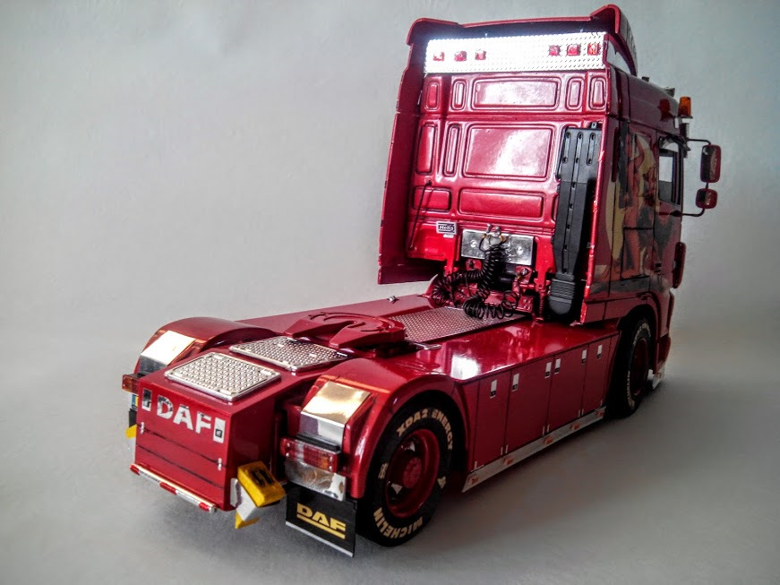 Грузовик 1 24. DAF XF-105 (1:24). Даф 105 Италери. DAF XF 105 Italeri. DAF Italeri 1/24.