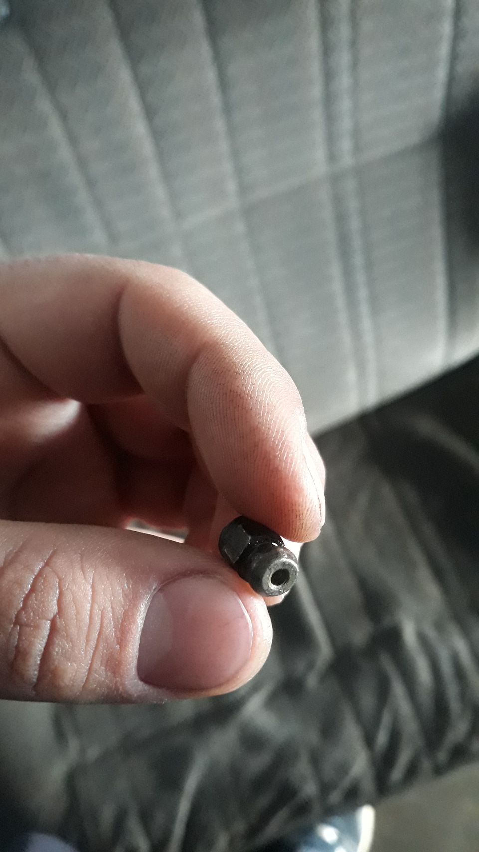 Поломал штуцер тормозной на суппорте (((( — Mitsubishi Carisma, 1,6 л ...