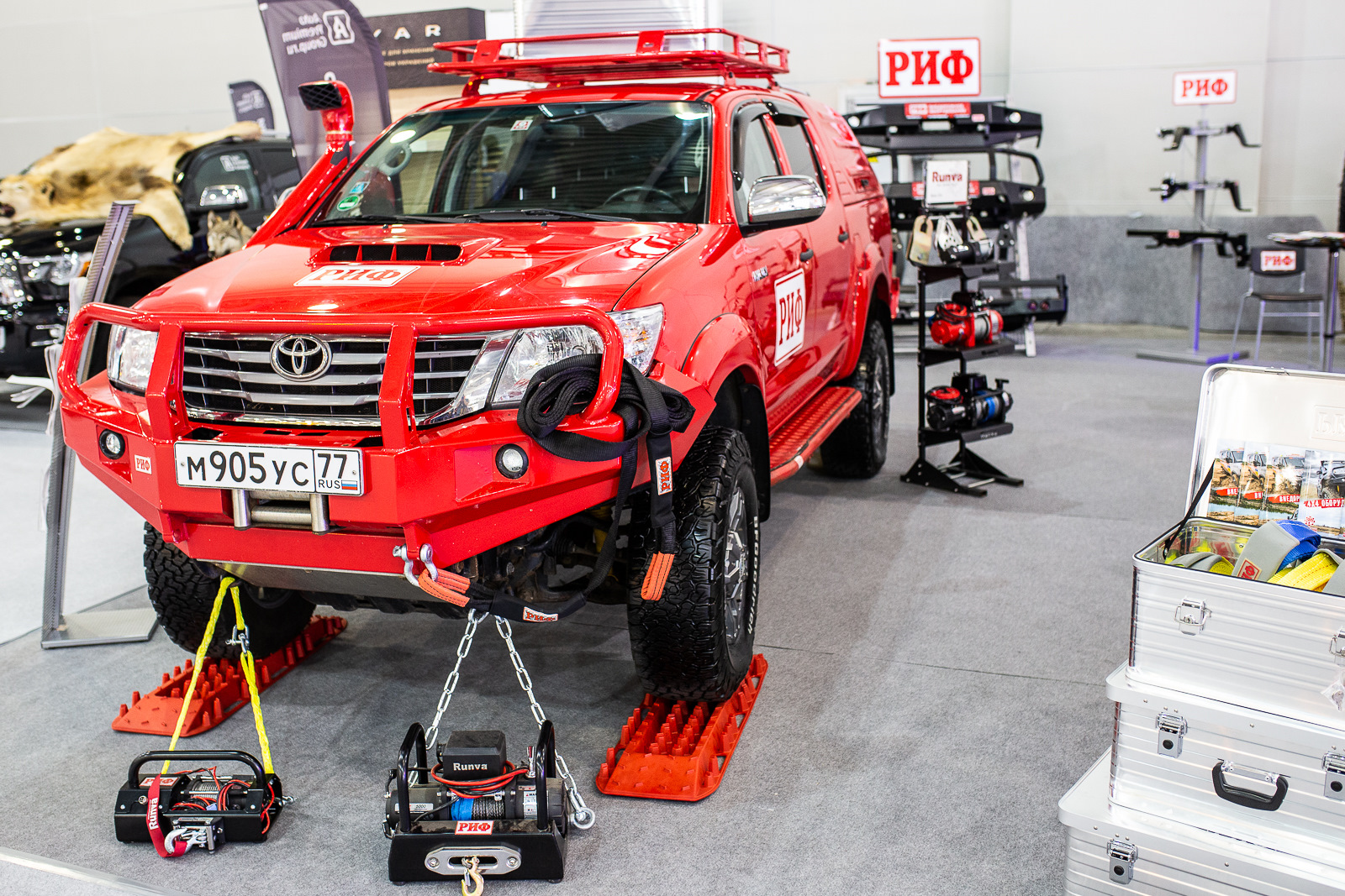 Маркиза рулонная 2,5х2 м. Подвеска риф внедорожника. Риф авто. Риф авто. Автосервис москва.