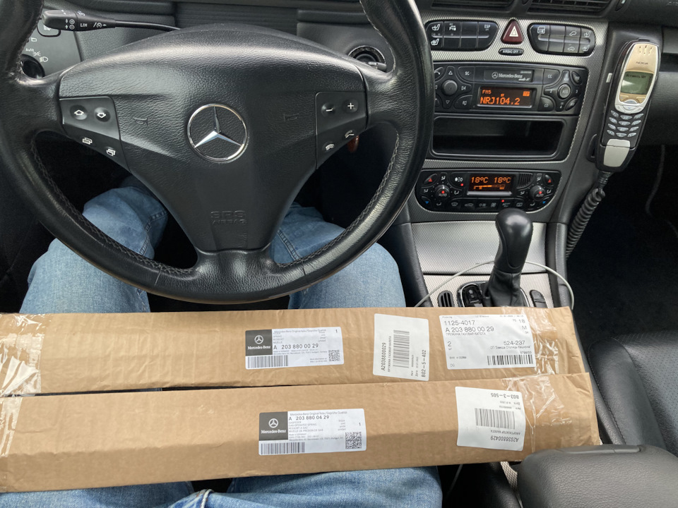 20.02.2022 — замена стоек амортизатора капота w203 — Mercedes-Benz C ...