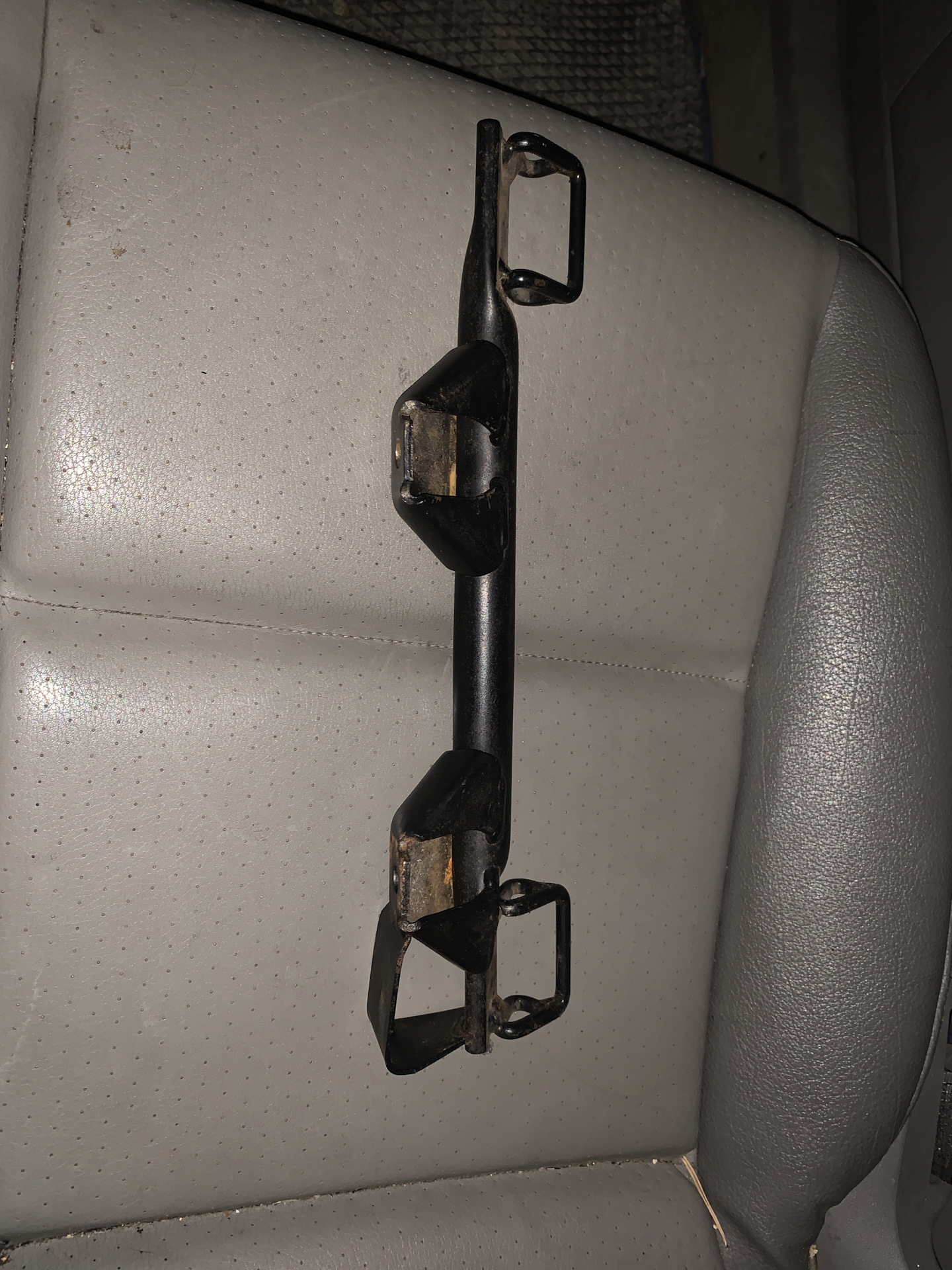 ISOFIX в задний диван — Audi A4 (B6), 1,8 л, 2002 года | запчасти | DRIVE2