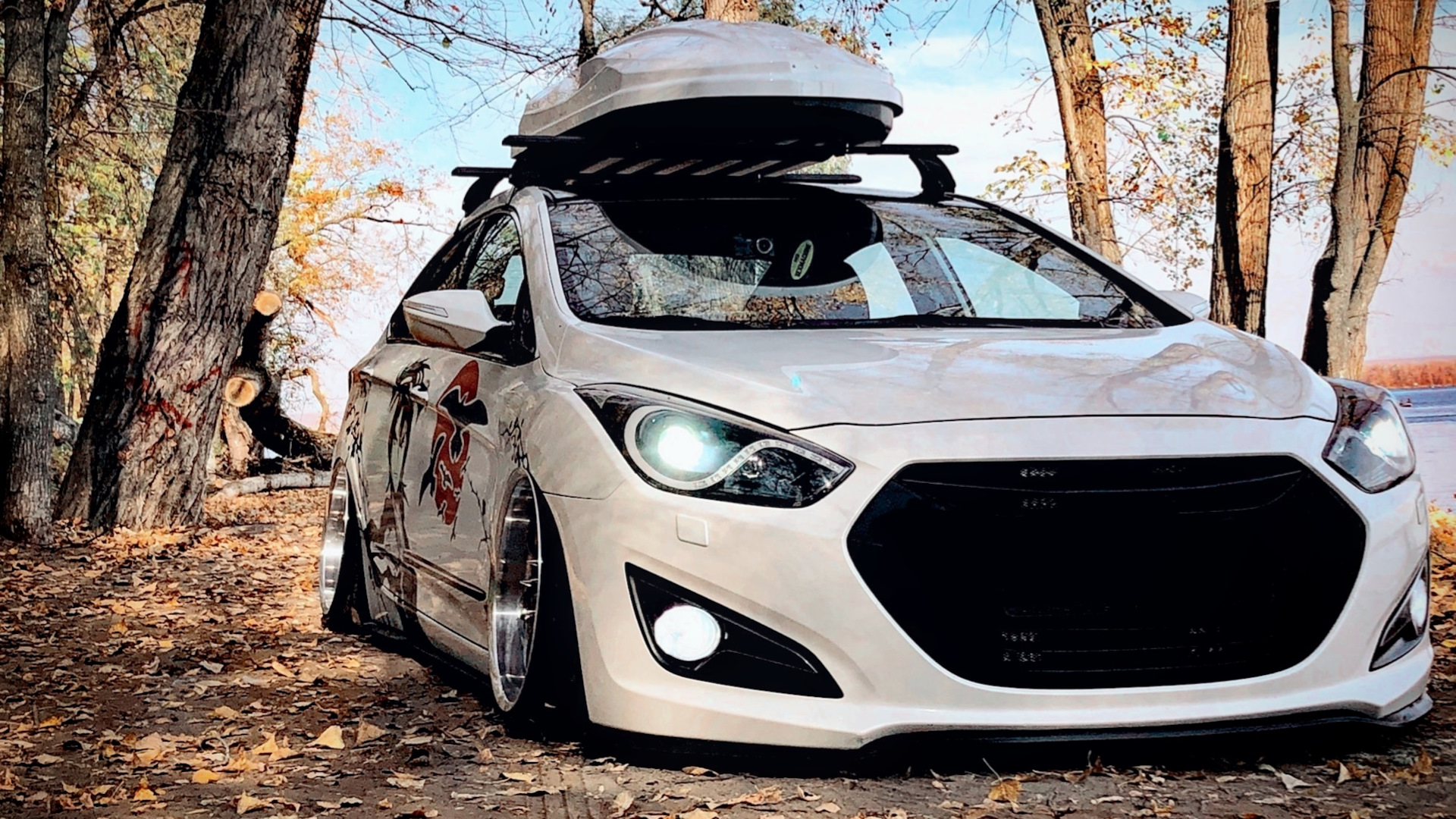 Hyundai i30 stance