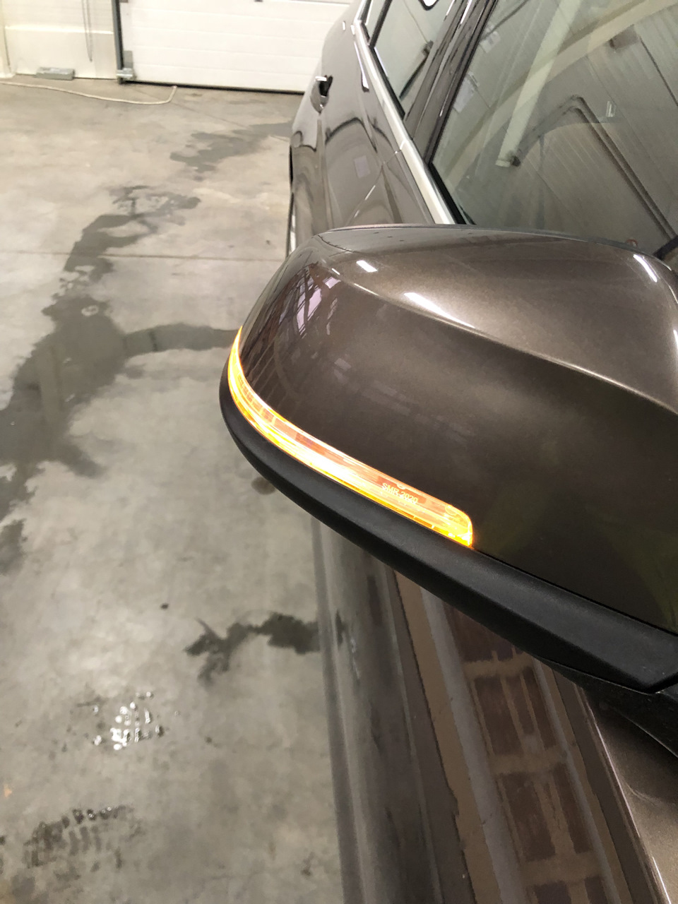 Замена поворотника в зеркале - BMW 3 series (F30), 2 л, 2012 года своими руками 