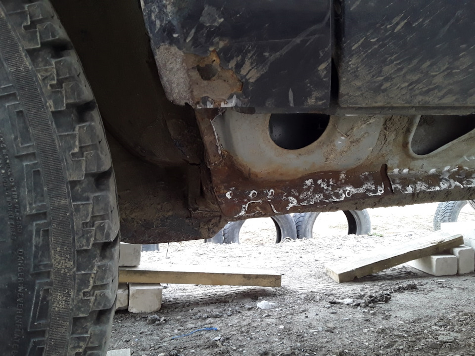 порог на ниву из трубы 80 на 80. сварка порогов нива шевроле. вариваем профиль 80 в пороги нива. толщина металла порогов. толщина металла идёт которая на порог машины.