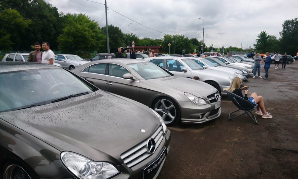 очередная малая часть машин — Mercedes-Benz E-Class (W124)