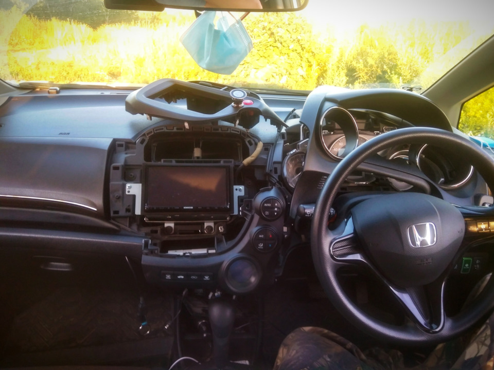 Как снять панель фит шаттл юсб розетка в хонда фит шаттл - Honda Fit Shuttle (1G), 1,3 л, 2014 года аксессу