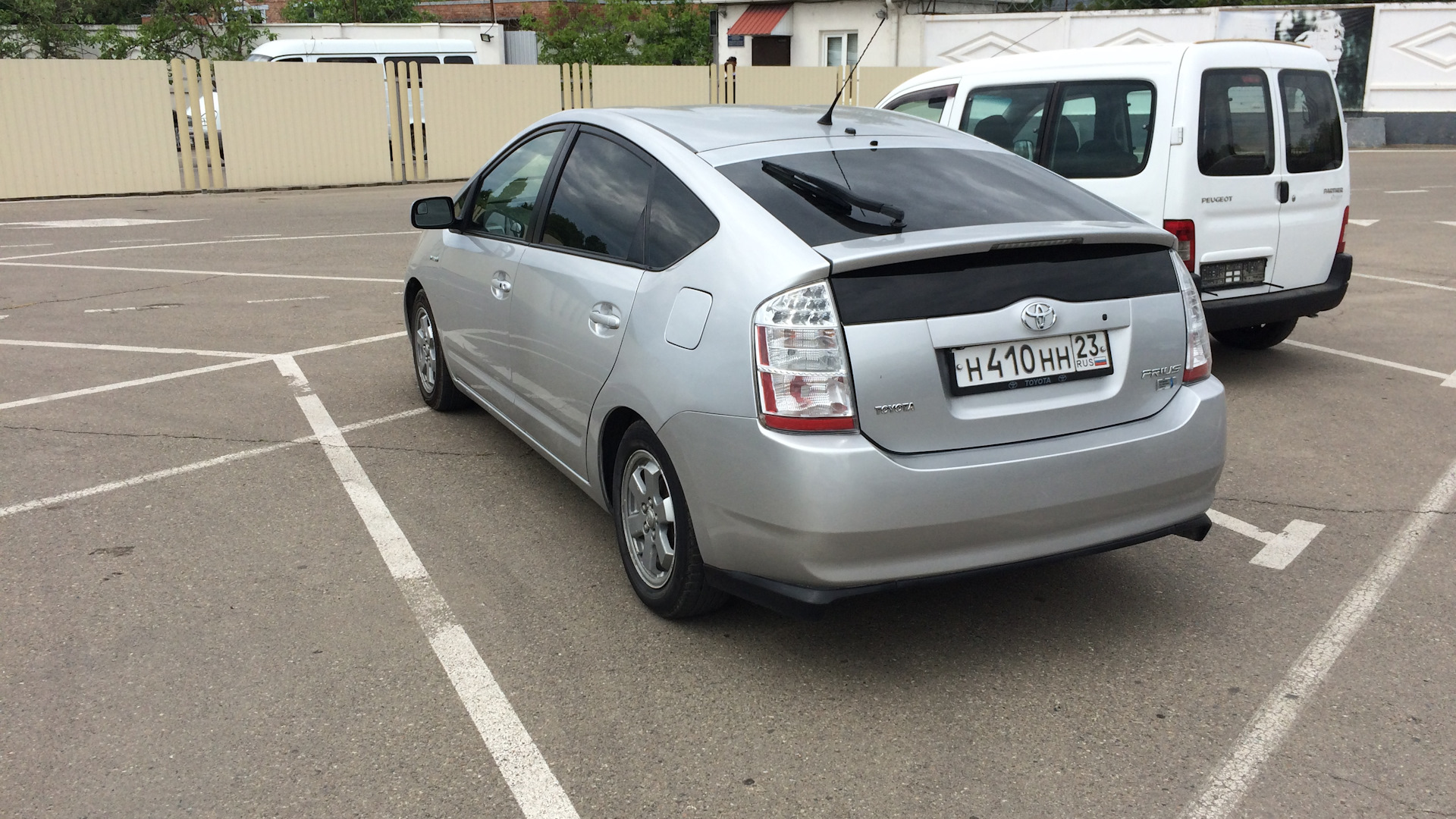 Toyota Prius (20) 1.5 гибридный 2007 | сказка а не авто на DRIVE2