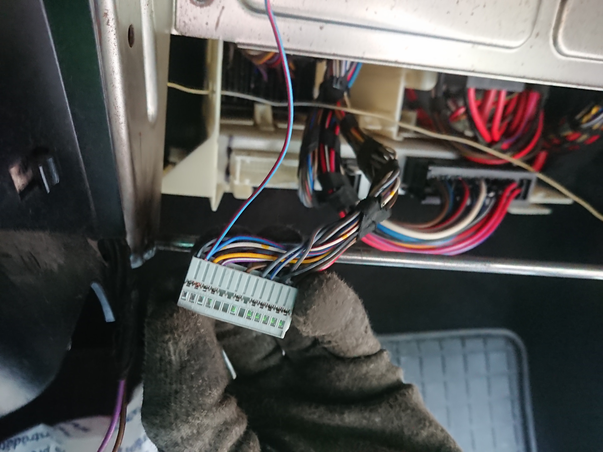 I bus app адаптер bmw. е39 какой провод. провод на реле заднего хода бмв е46. е39 какой провод. Bmw e39 провода магнитолы.