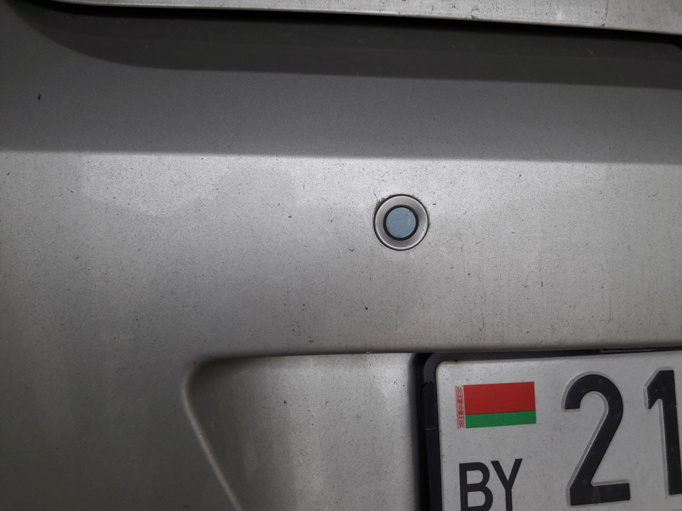 Немного другой цвет. Фоткал слева, потом переставил — Peugeot 308 (1G)