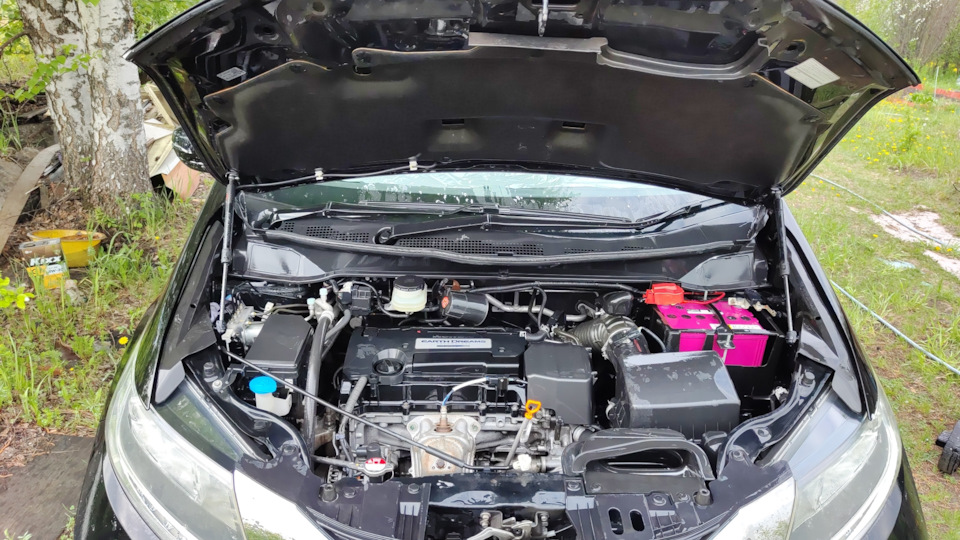 Установка газлифтов на капот — Honda Odyssey (5G), 2,4 л, 2013 года ...
