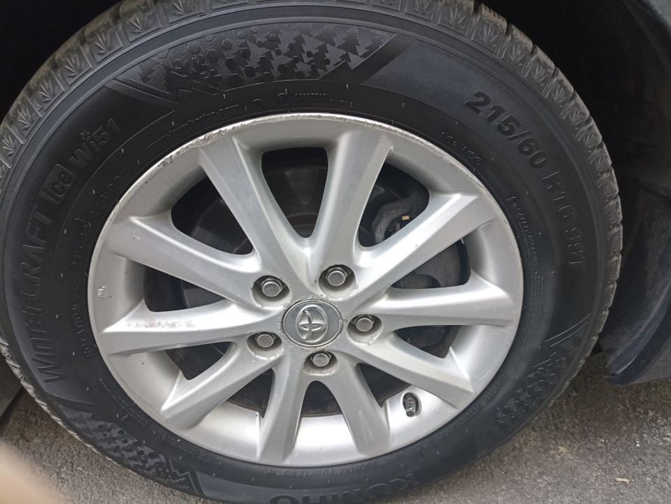 Зимняя резина липучка Kumho w51 — Toyota Camry (XV40), 2,5 л, 2010 года