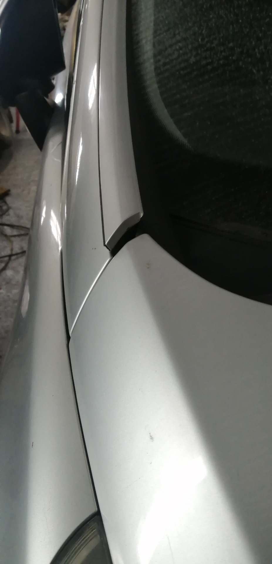 Клипсы молдинга лобового стекла. — Peugeot 3008 (1G), 1,6 л, 2010 года ...