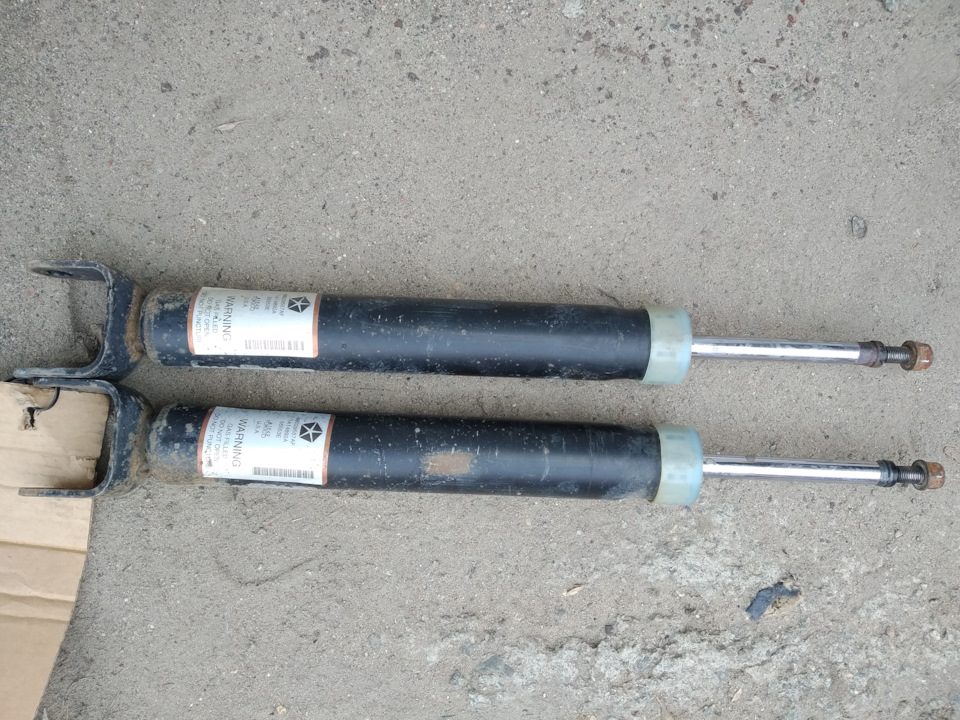 Амортизатор задний на Jeep Grand Cherokee (WK2). Б/у | 10 000 ₽ в ...