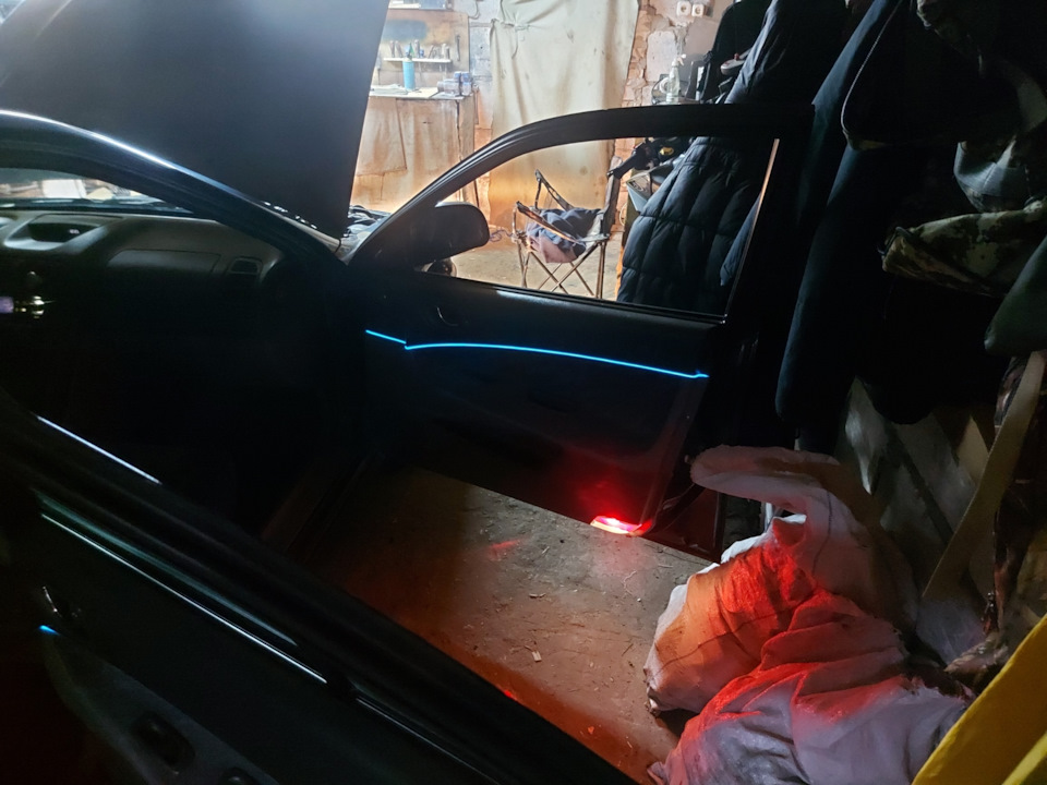 Гибкий неон в дверные картв — Mitsubishi Galant (8G), 2,5 л, 1998 года ...