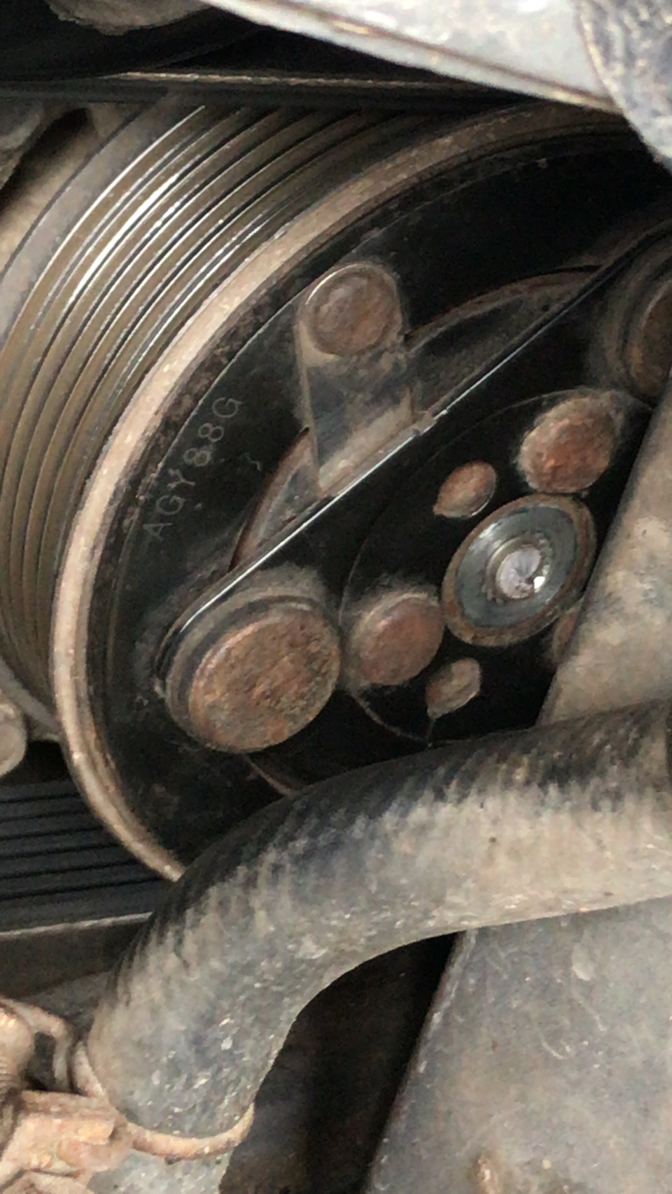 Обломалась шпилька муфты кондея — Honda CR-V (RE), 2,4 л., 2008 года ...