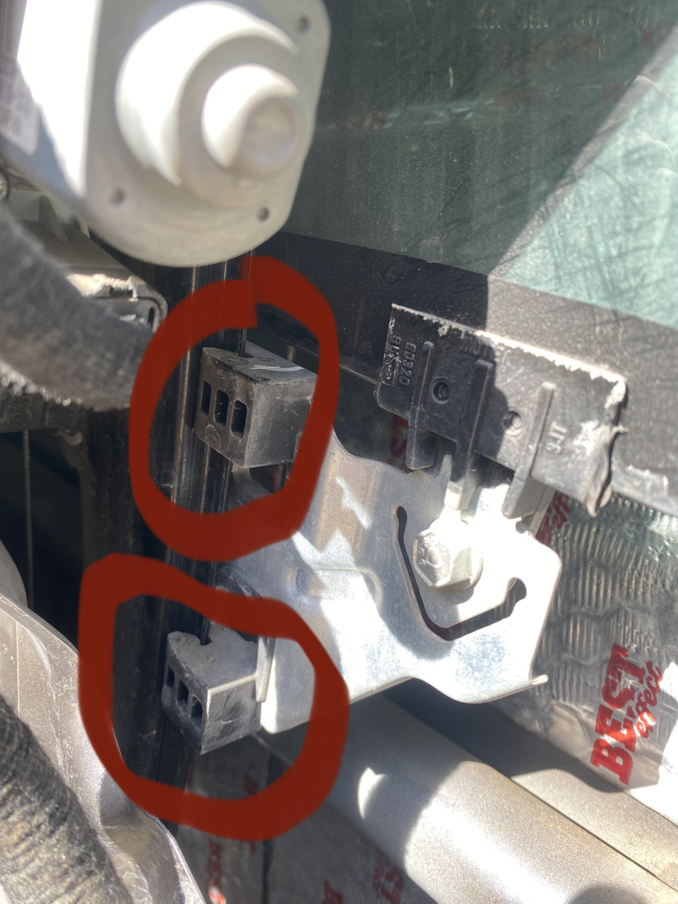 Дребезг боковых стекол Nissan Sentra — Nissan Sentra (B17), 1,6 л, 2014 ...