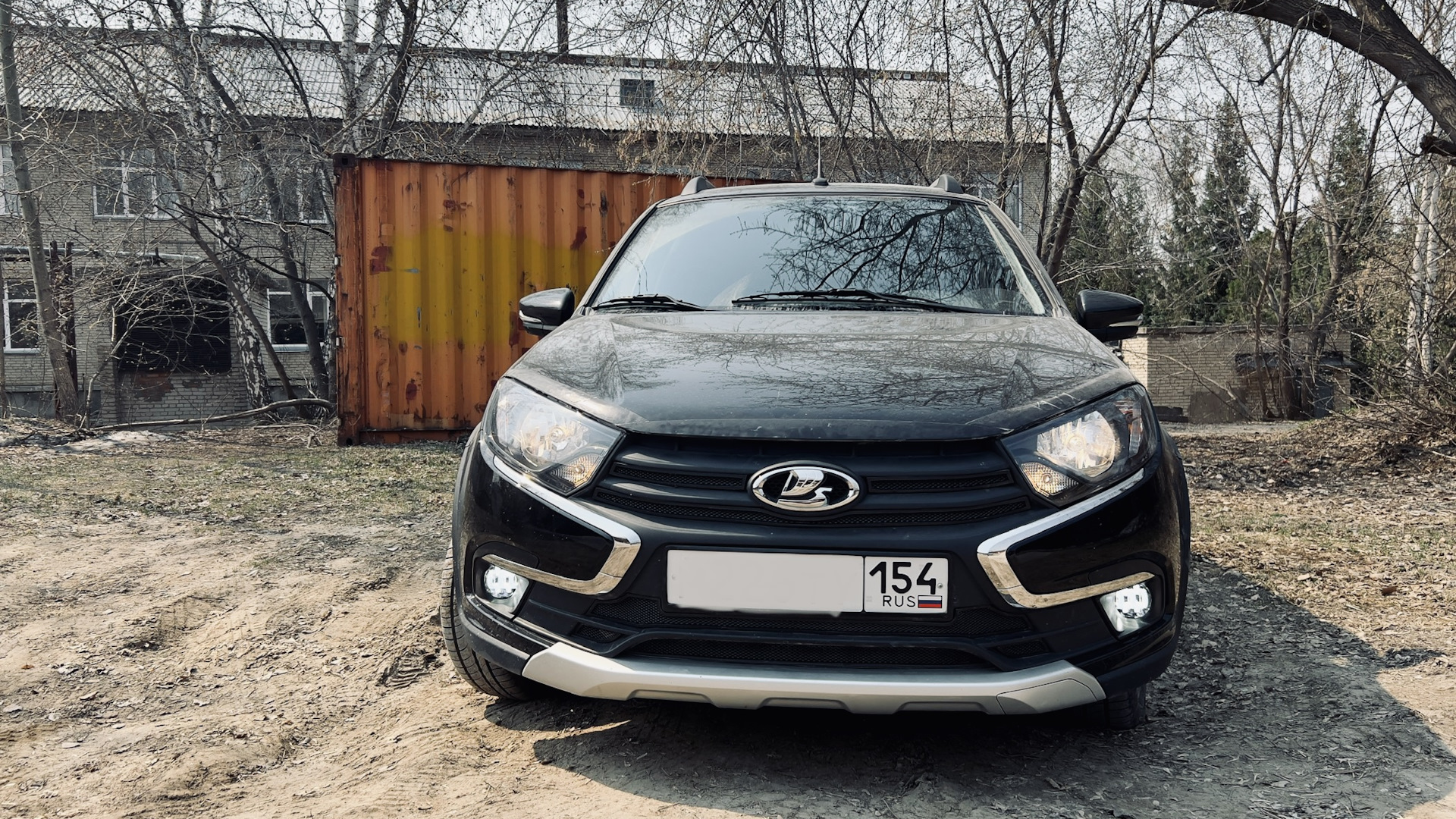 Lada Гранта Cross 1.6 бензиновый 2022 | BLACK ANGUS на DRIVE2