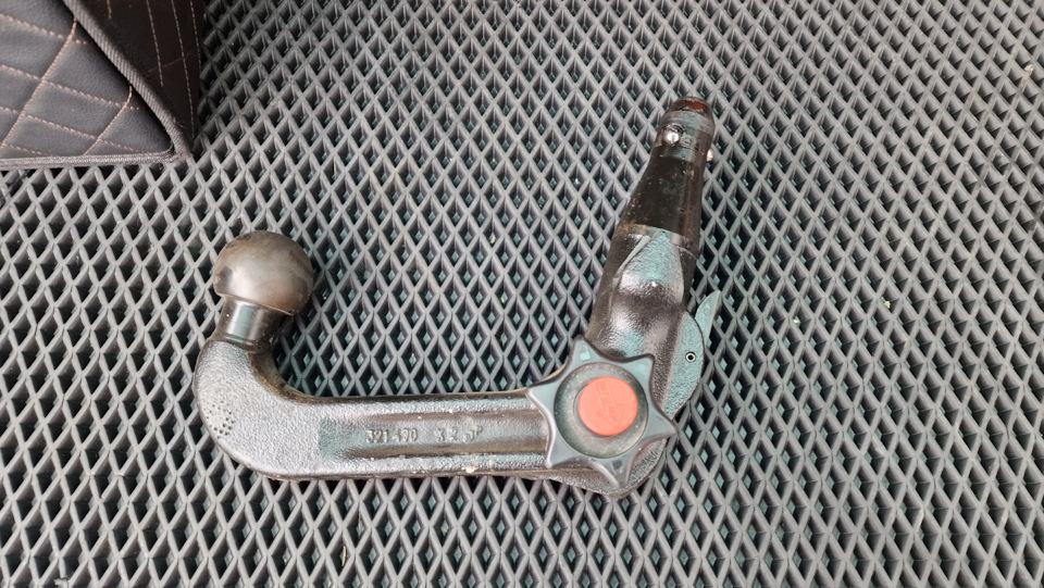 Установка фаркопа Westfalia — Volkswagen Touareg (2G), 3 л, 2015 года ...