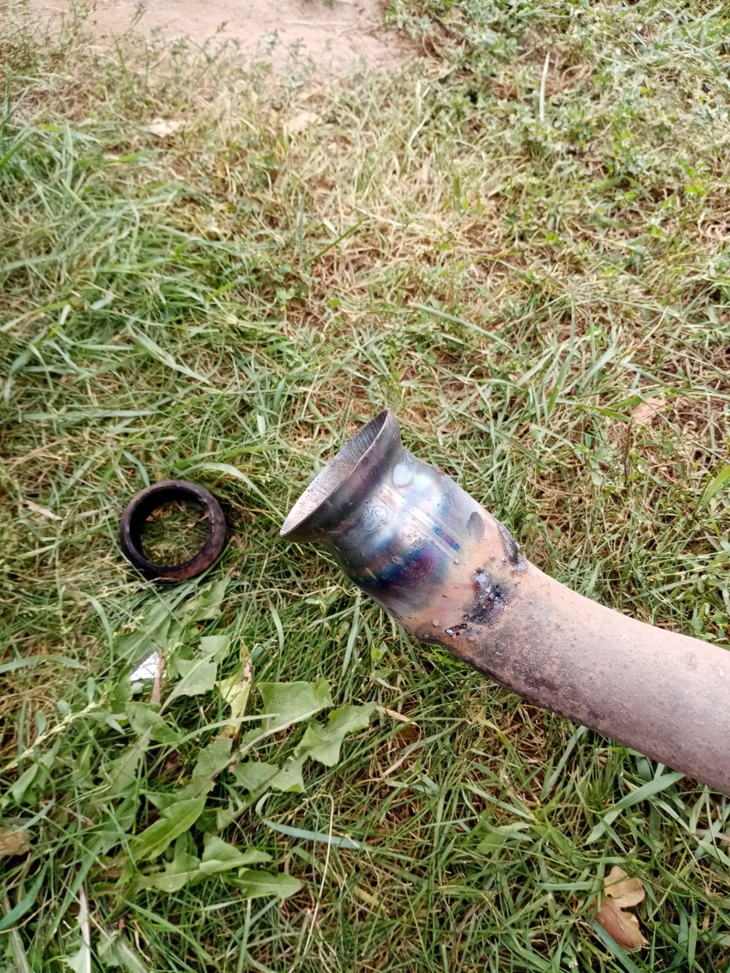 Не беда если отвалился глушитель — Nissan Almera II (N16), 1,8 л, 2004 ...