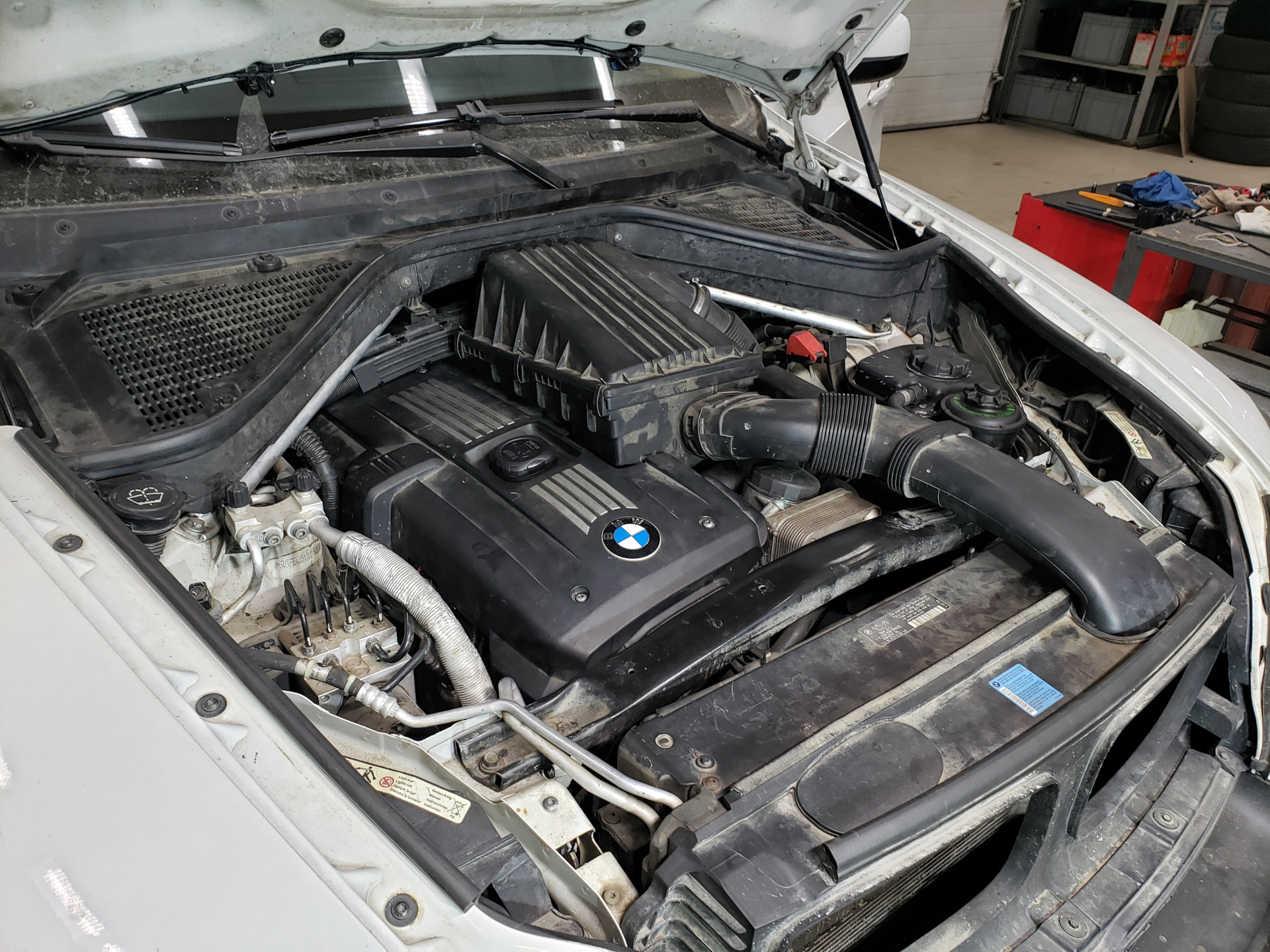 Клапан вентилляции картерных газов — BMW X5 (E70), 3 л, 2007 года ...