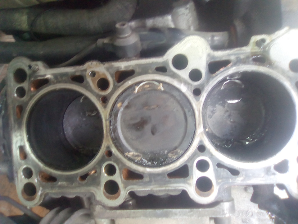 Чем закончился обрыв ролика натяжителя ГРМ — Audi A4 (B5), 2,7 л, 1996 ...