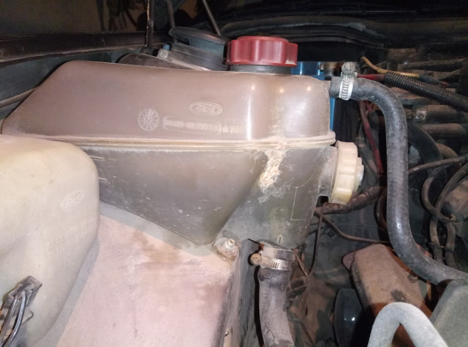 Очистка расширительного бачка или "у тебя там что-то есть?" — Ford ...