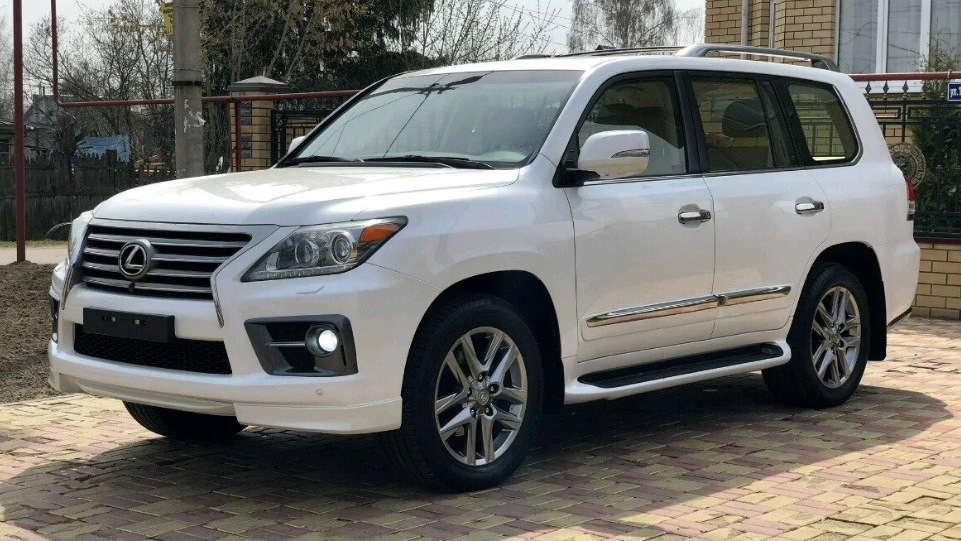 Lexus LX 570 2011 White