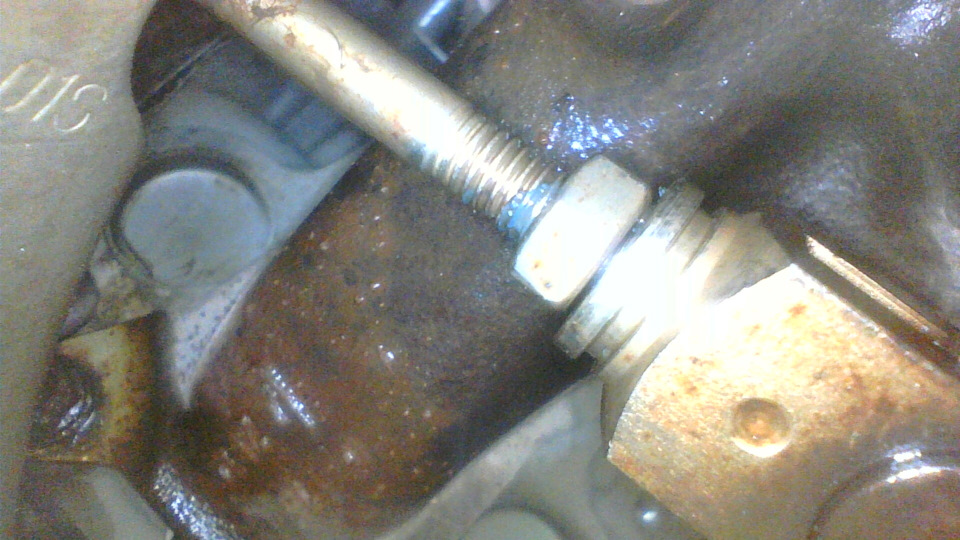 Не смог отрегулировать шток актуатора. Чем и как крутить? — Skoda ...