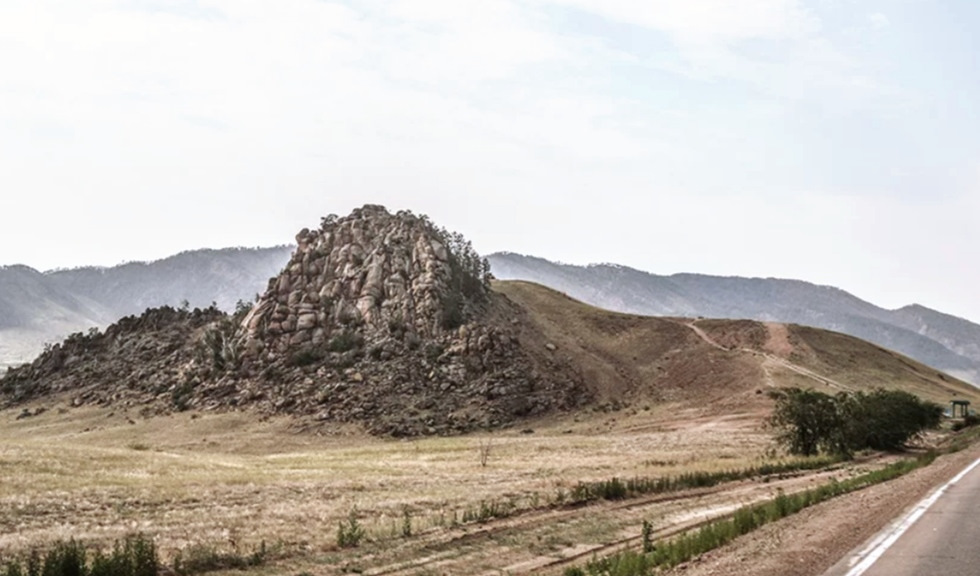 Спящий лев гора в бурятии фото