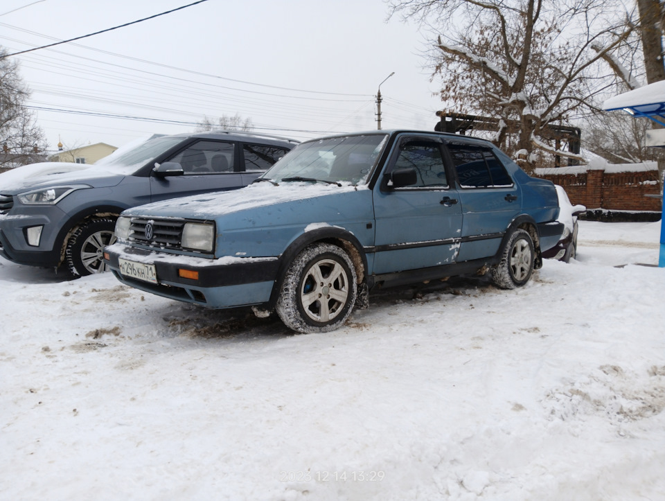 Автомобили 1990 года выпуска