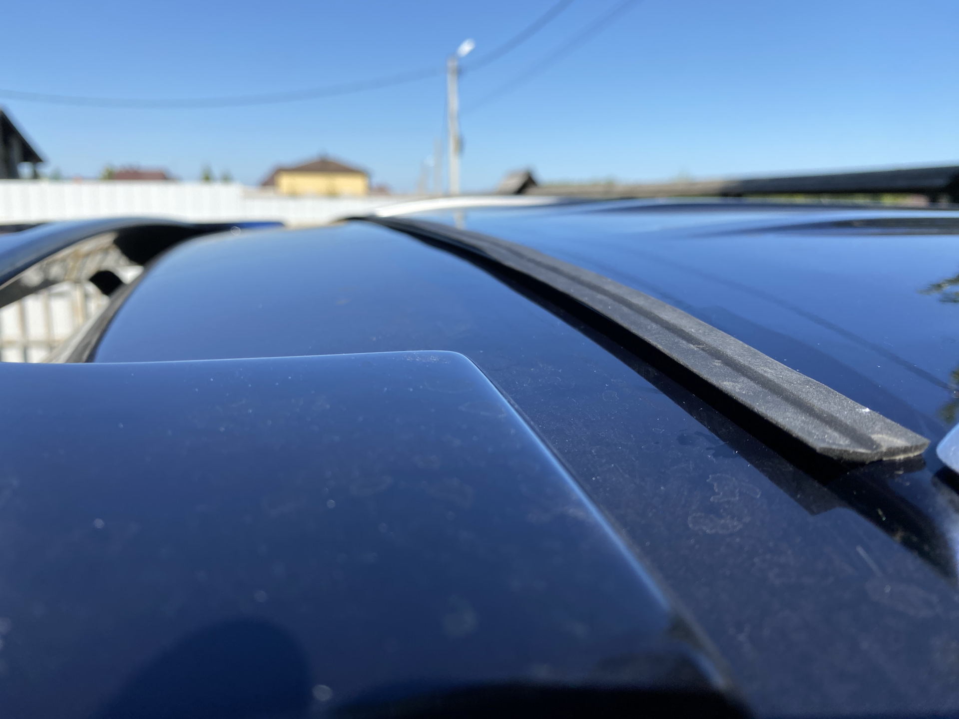 Защита щели м/у кузовом и дверью багажника от снега — Mitsubishi Pajero ...