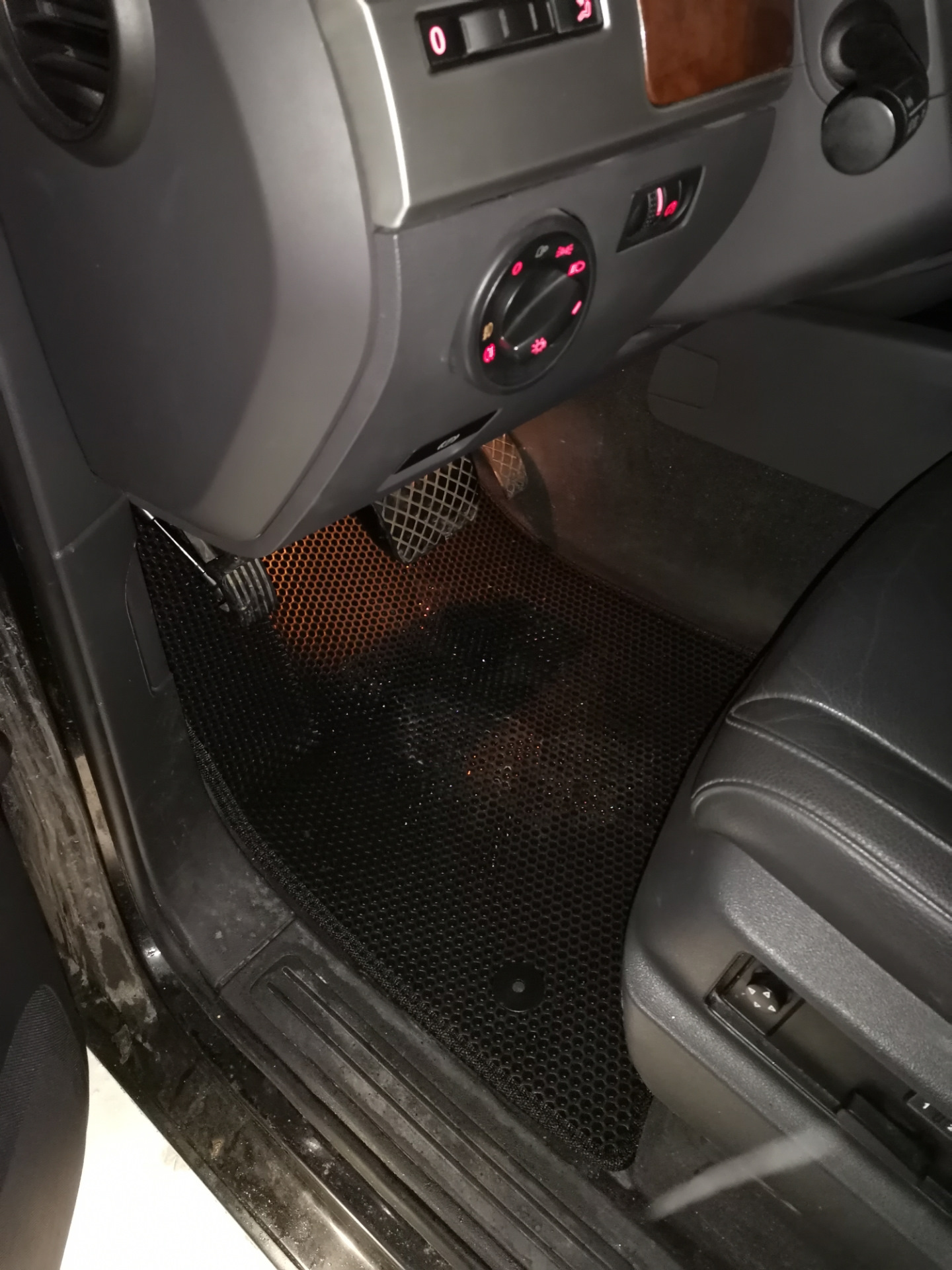 Коврики EVAнутые. — Volkswagen Touareg (1G), 3 л, 2007 года ...