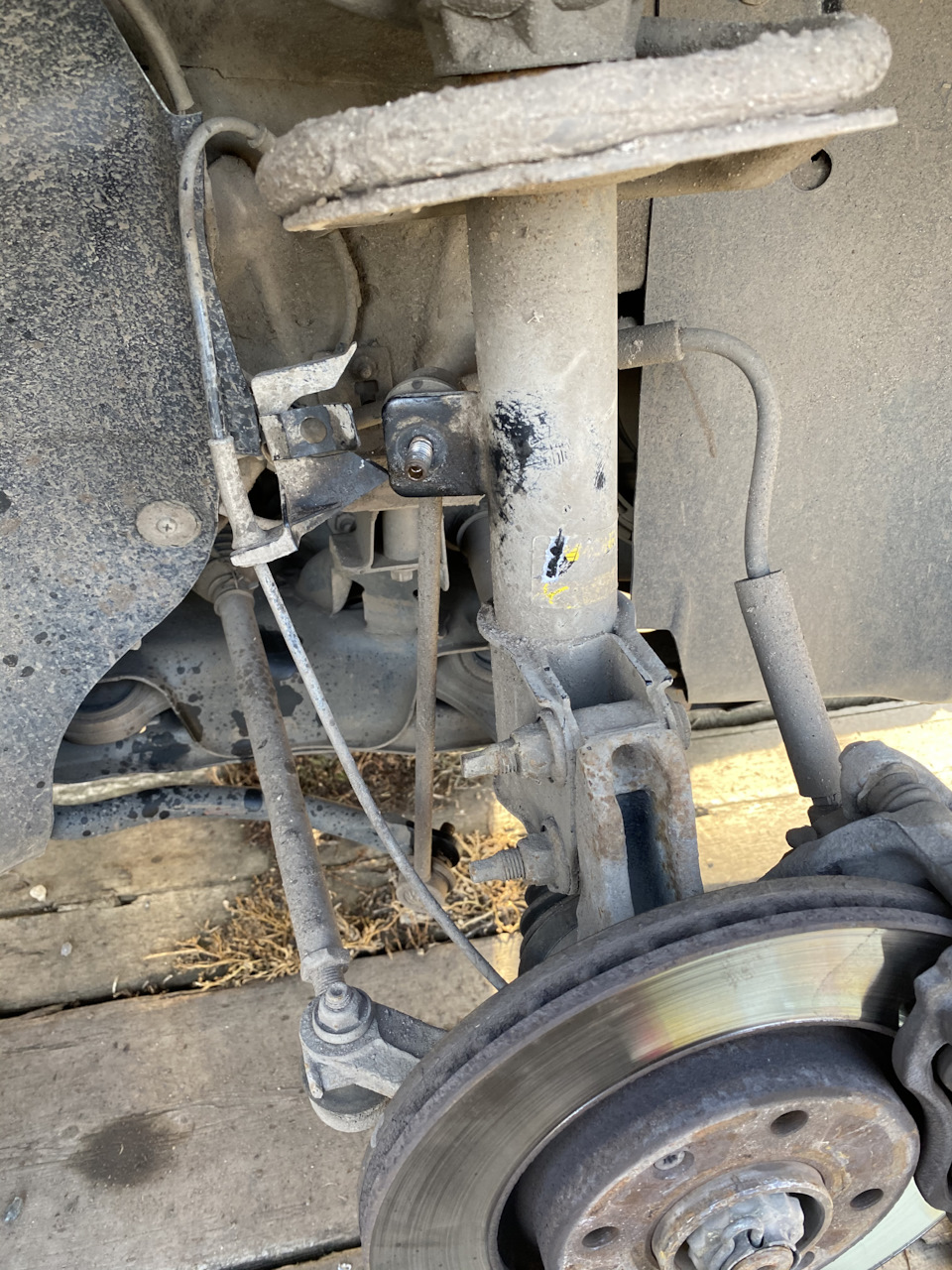 Замена стоек стабилизатора поперечной устойчивости (линки, косточки ...