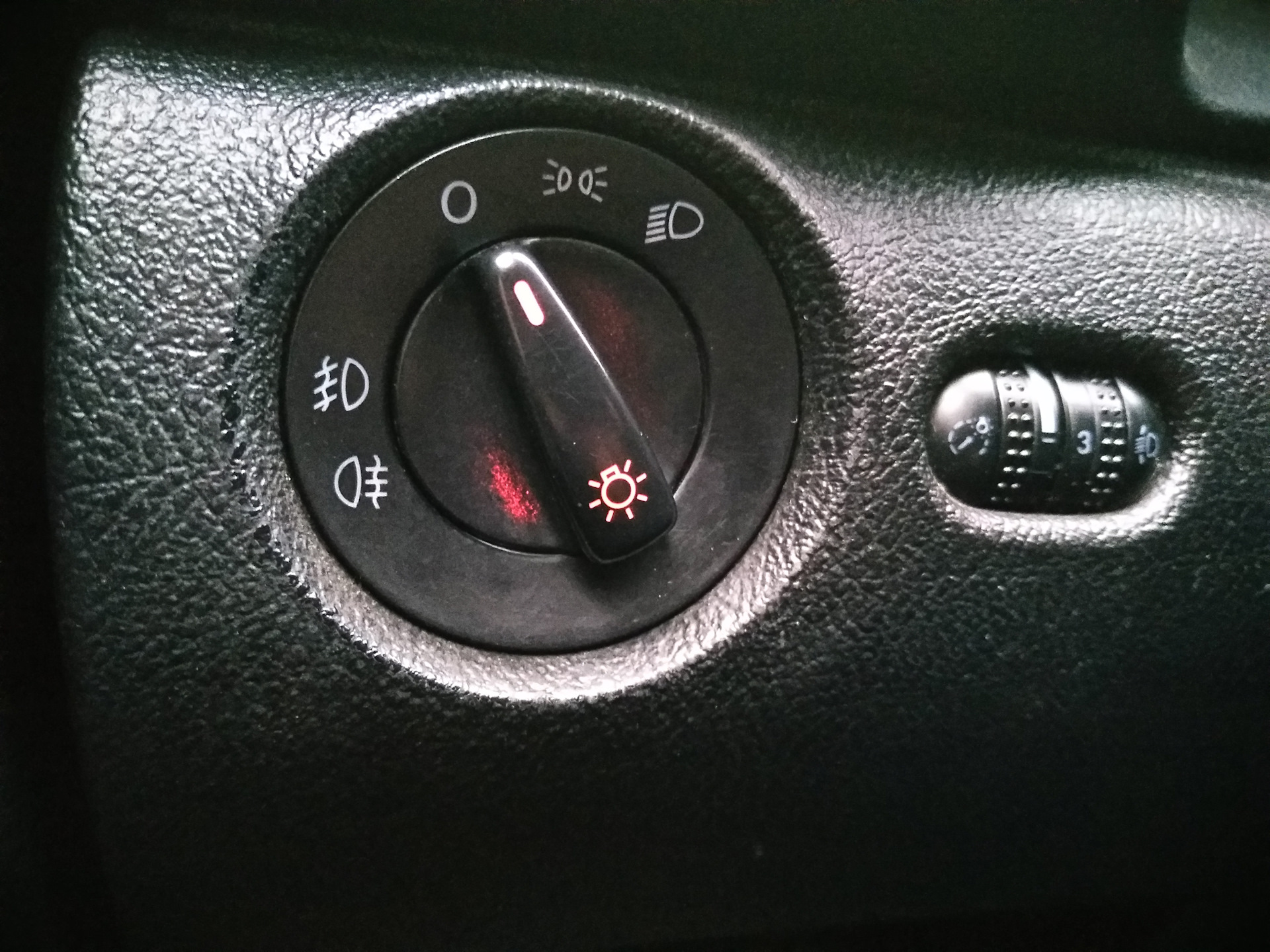 Volkswagen passat b5 универсал не работает подсветка джойстика зеркал