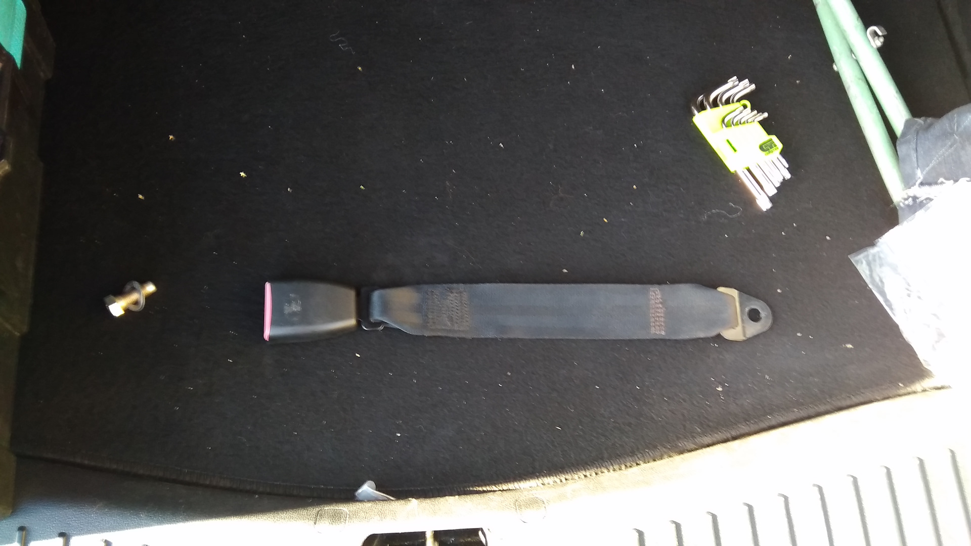 профиль стоечный стена. прямой подвес с2, потолочный волма. саморезы для профиля стоечного 60х27. пластины для крепления профиля к стене. подвес кнауф нониус верхняя часть 500 мм.