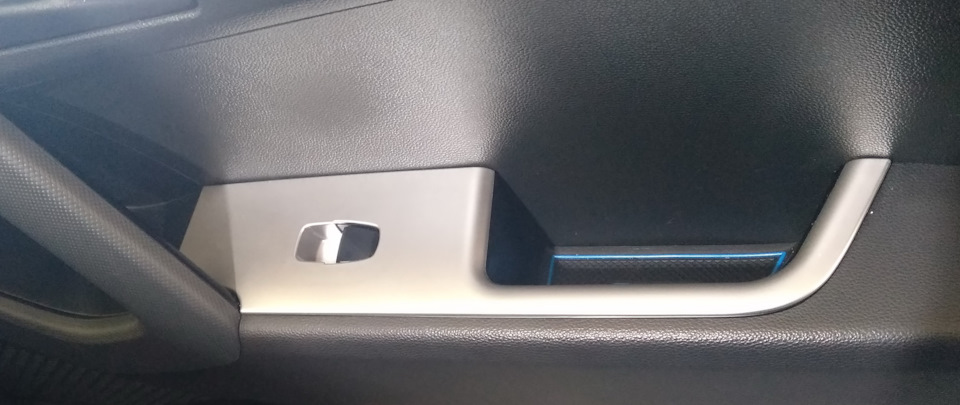 Накладки на внутренние ручки дверей — Hyundai Creta (1G), 2 л, 2019 ...