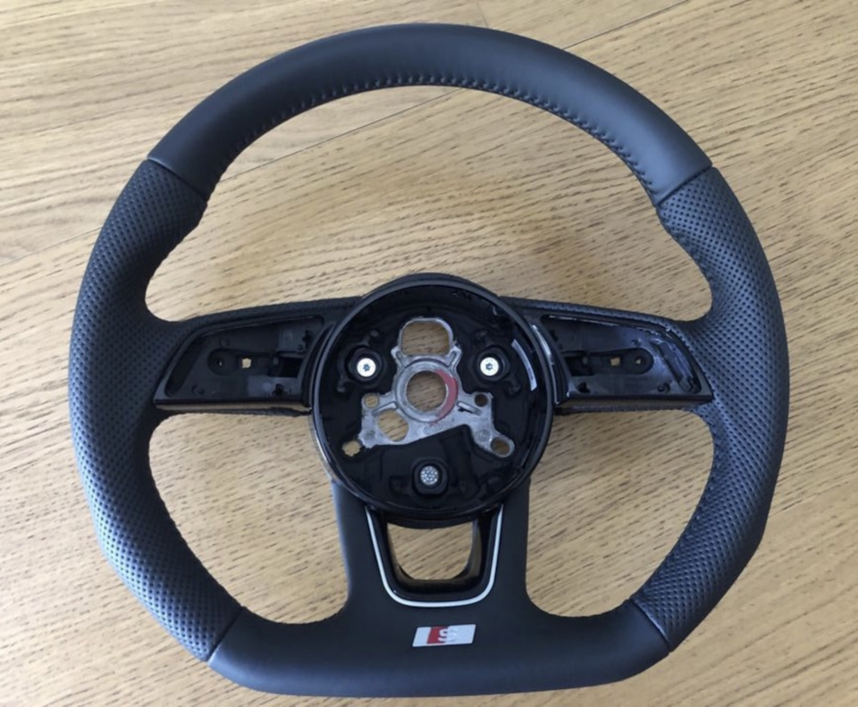 Заказал скошенный руль с перфорацией — Audi A5 Sportback (2G), 2 л ...