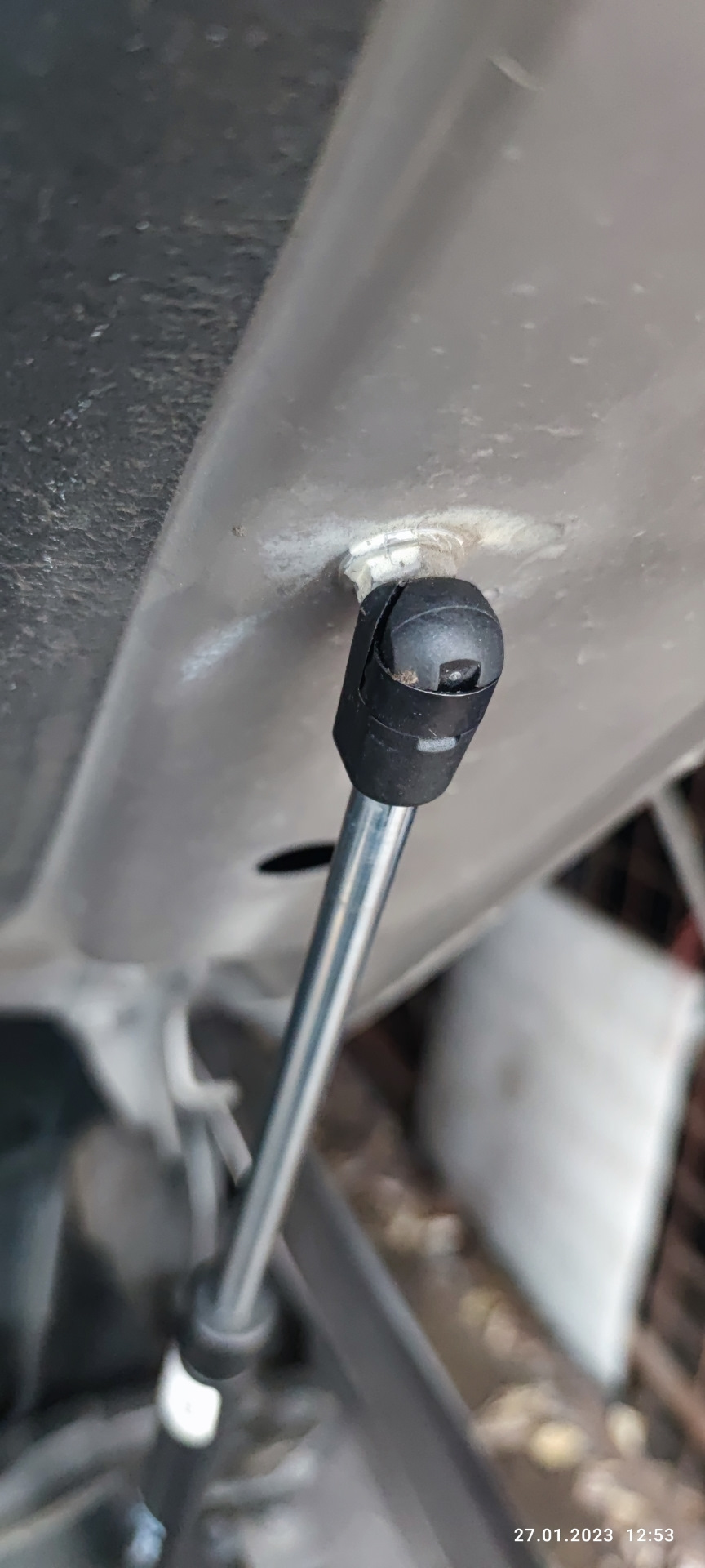 Замена газовых упоров — Chevrolet Captiva (1G), 2,2 л, 2014 года ...